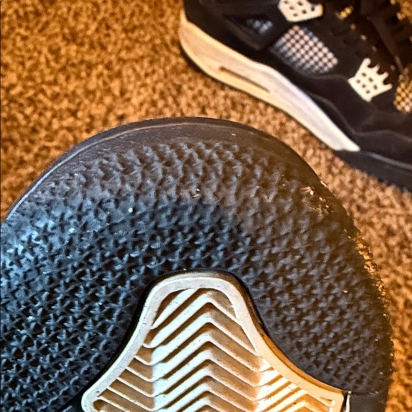 Jordan Men's Navy and White Sneakers - Picture 2 of 4